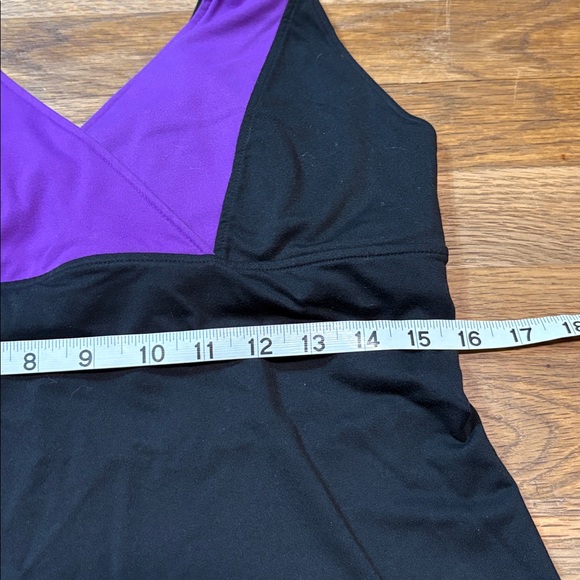 VSX built in bra yoga top - Picture 8 of 9